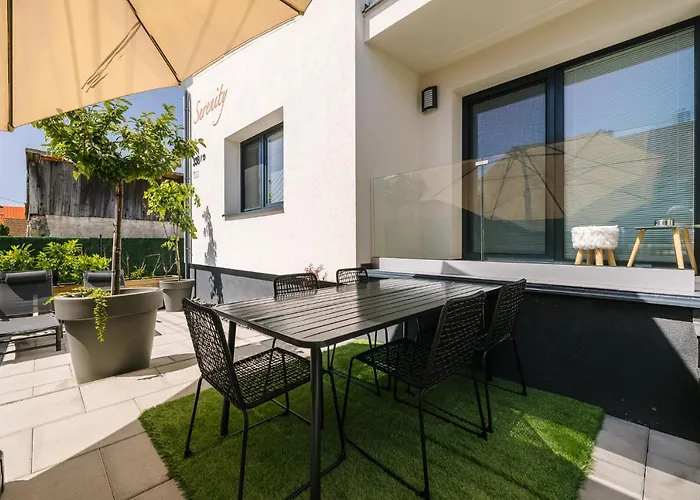 Serenity Apartment *